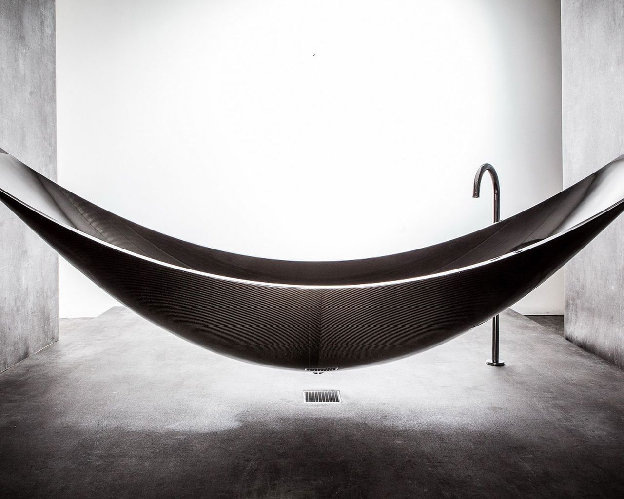 Carbon fiber bathtub 1280x1024