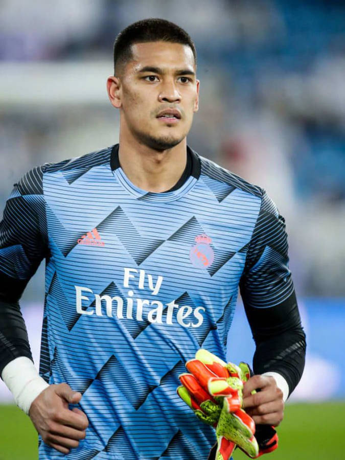 Running Alphonse Areola Up Wallpaper