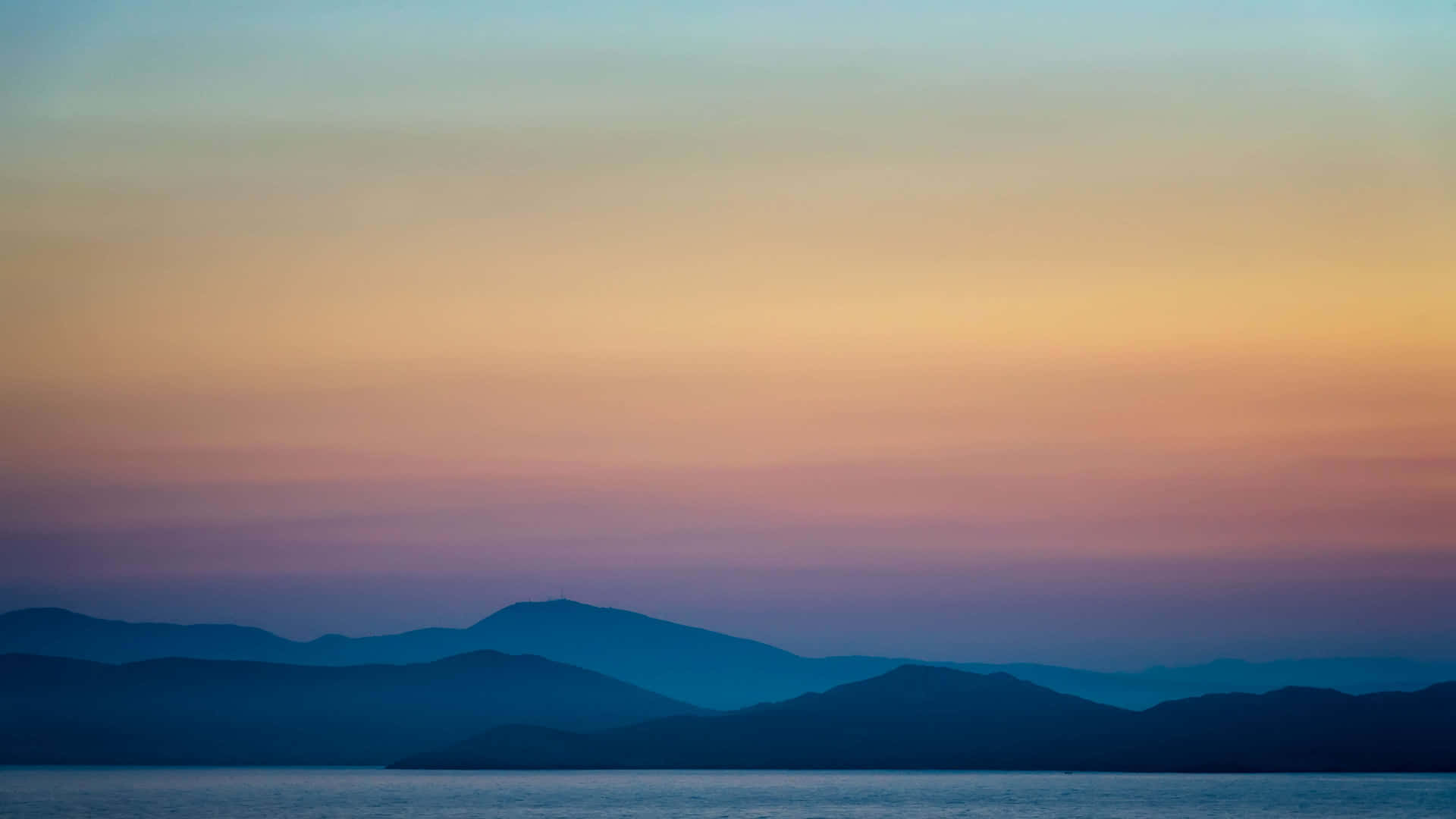 Placid Sunset Sky Wallpaper