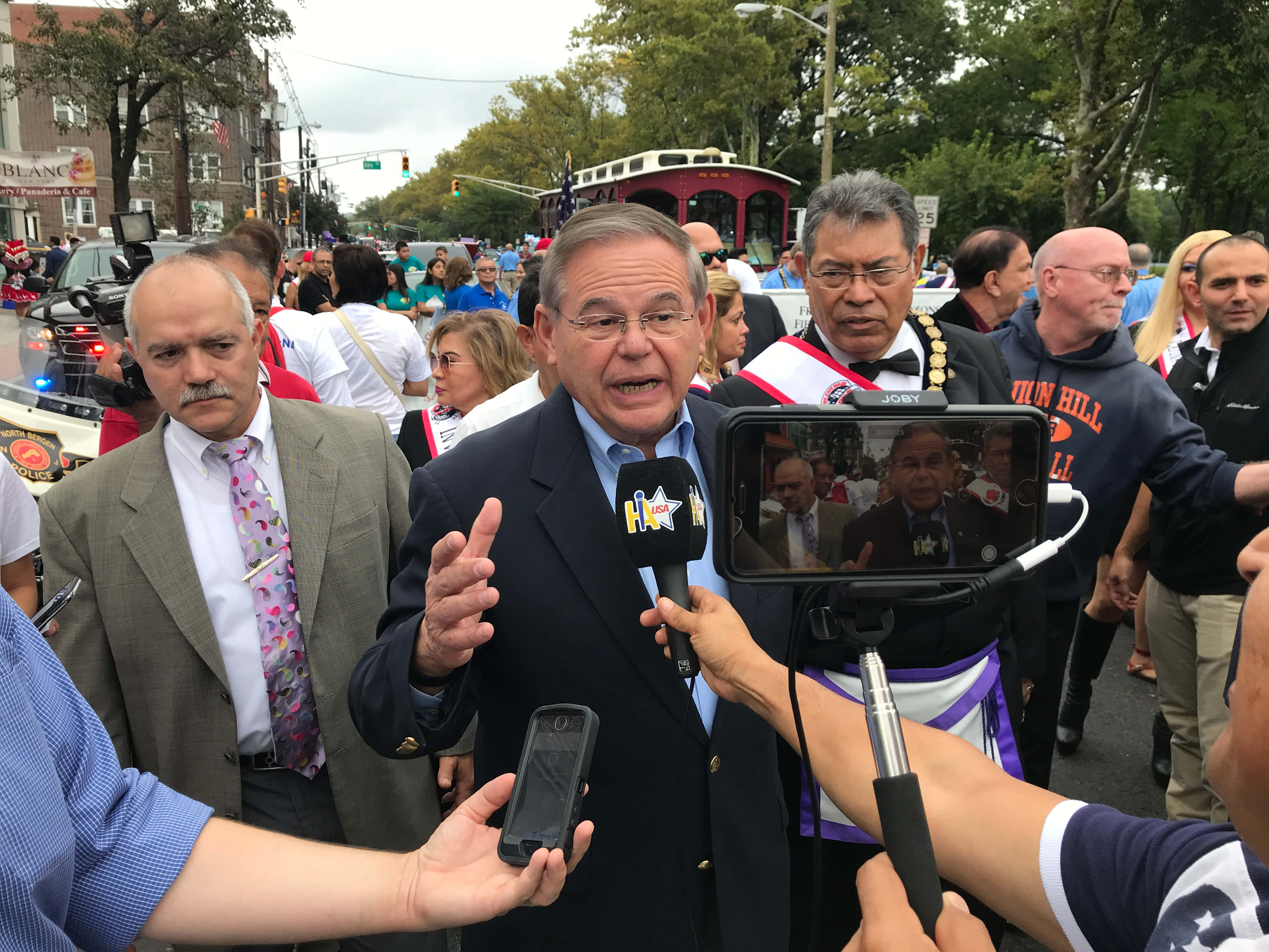 Smiling Robert Menendez Wallpaper