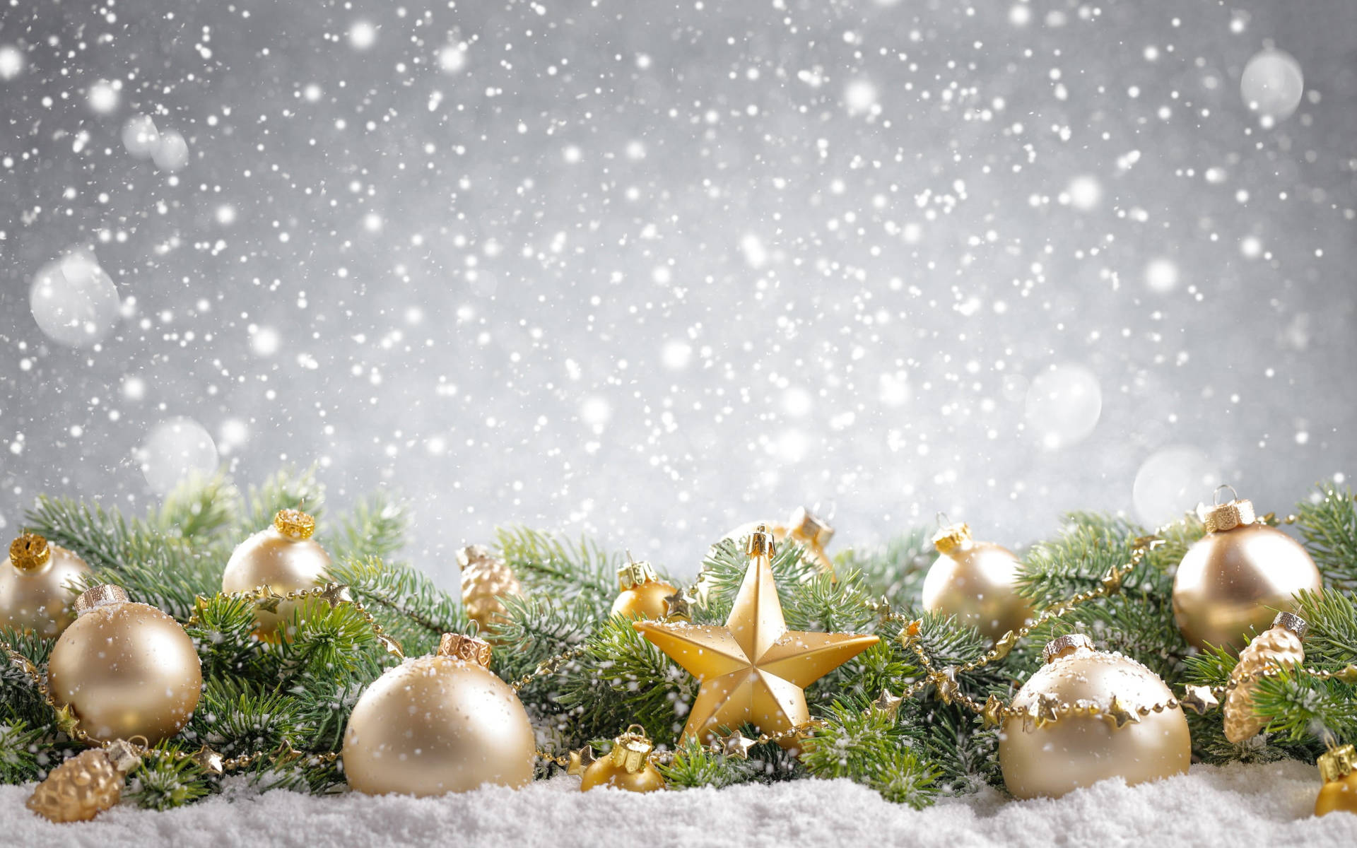 Christmas Balls Wallpaper