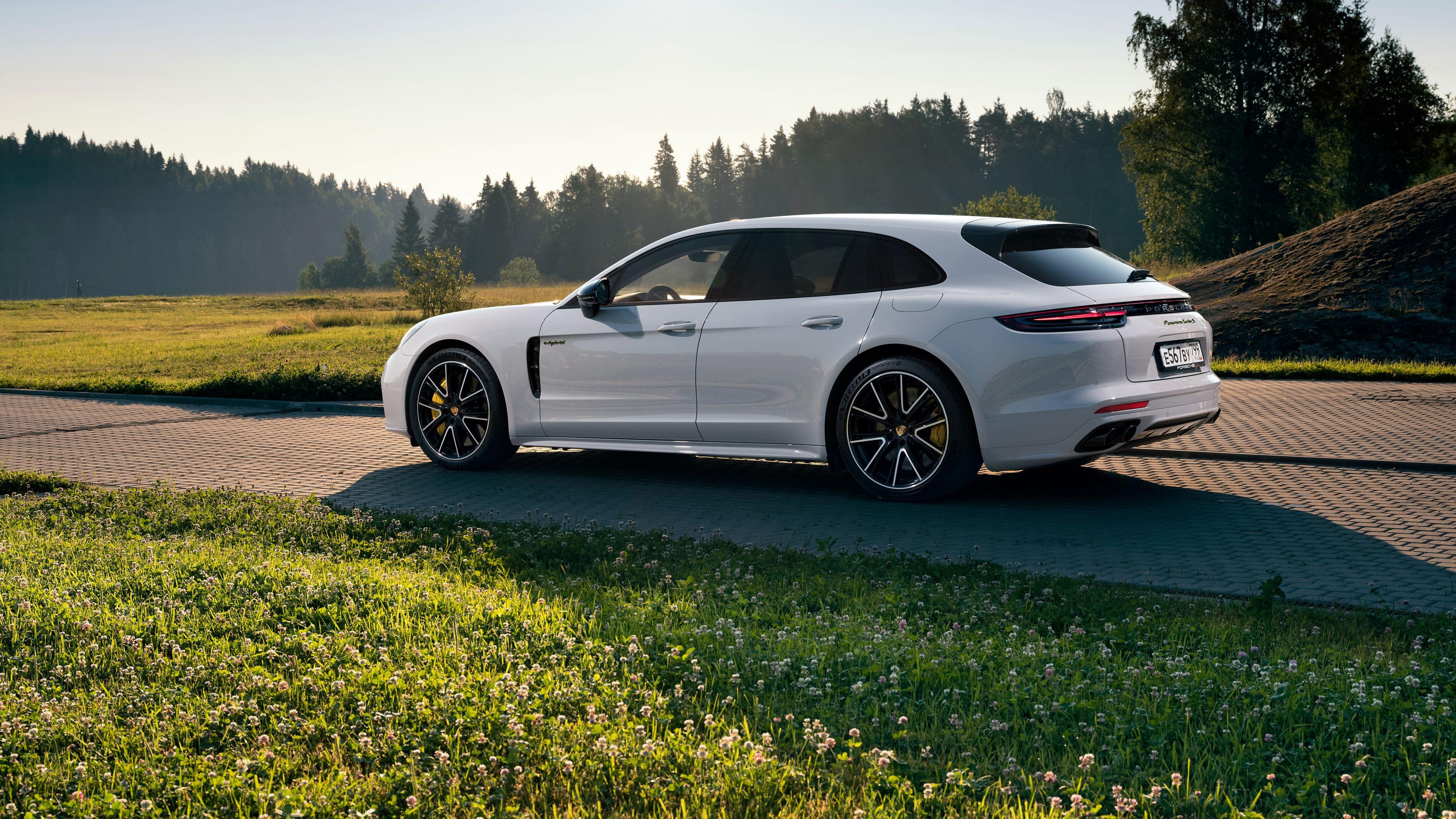 Porsche Panamera Turbo S E Hybrid Sport Turismo Rear