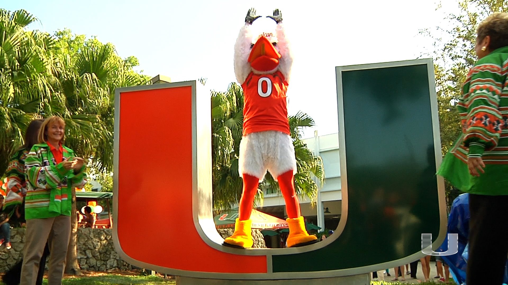University Of Miami Unveiled The New U Statue