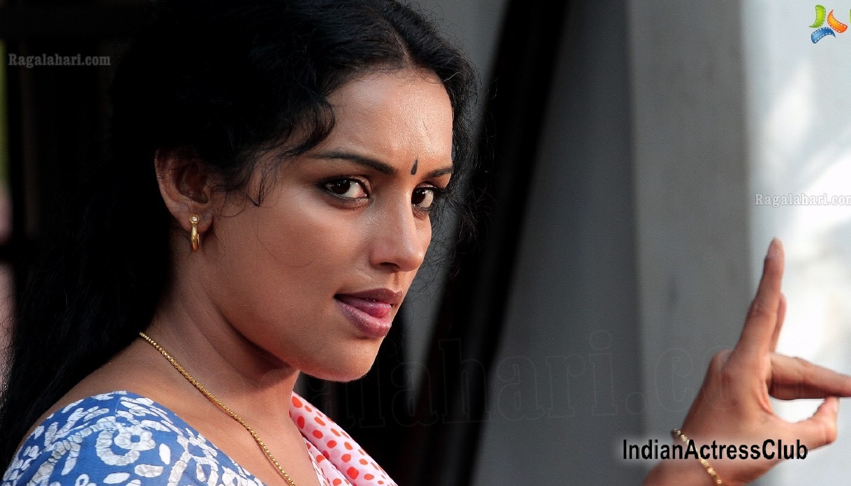 Super Hot Swetha Menon In Movie Rathinivedam Indian