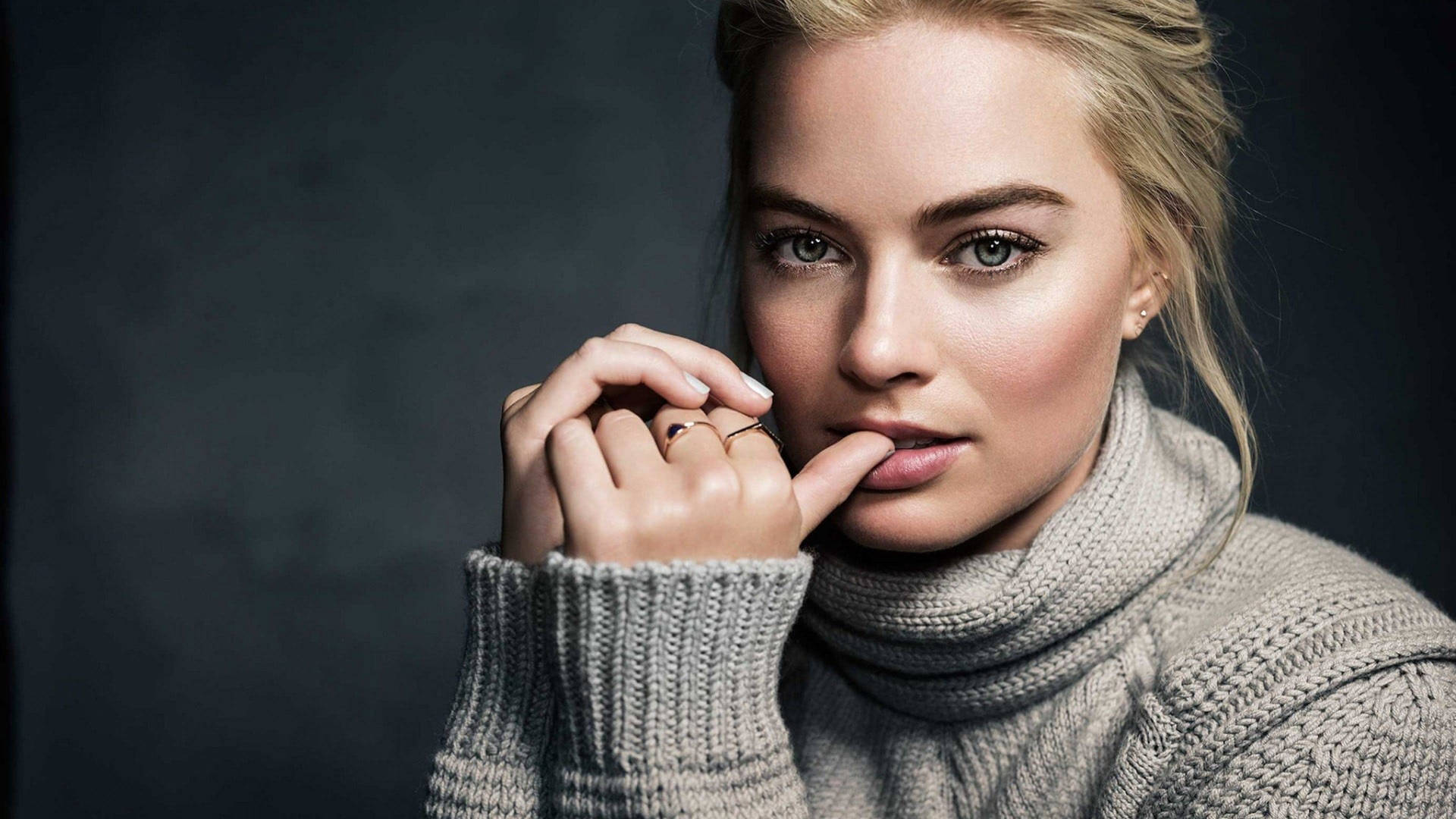 Margot Robbie Wallpaper