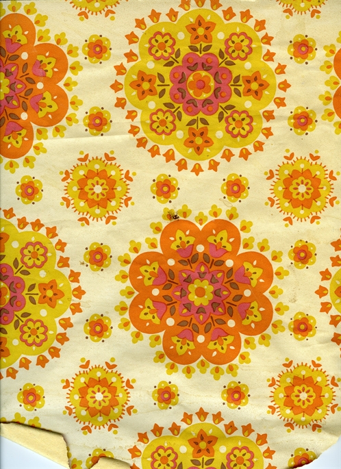 Wallpaper 60s 70s Yellow Orange Floral Circular Pattern Design On Wall