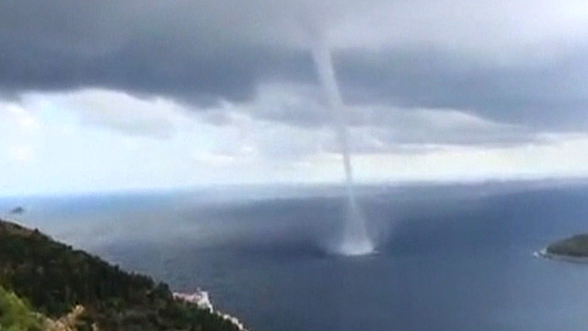 Storm Chaser Captures Footage Of Weather Phenomena