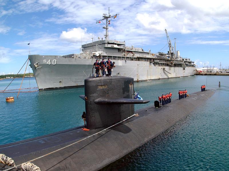 More Navy submarine images 800x600