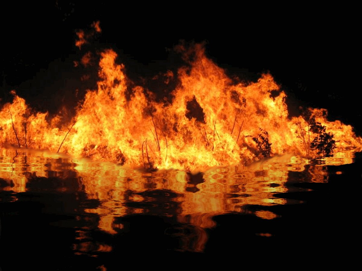 Fire On The Water Background Background Wallpaper