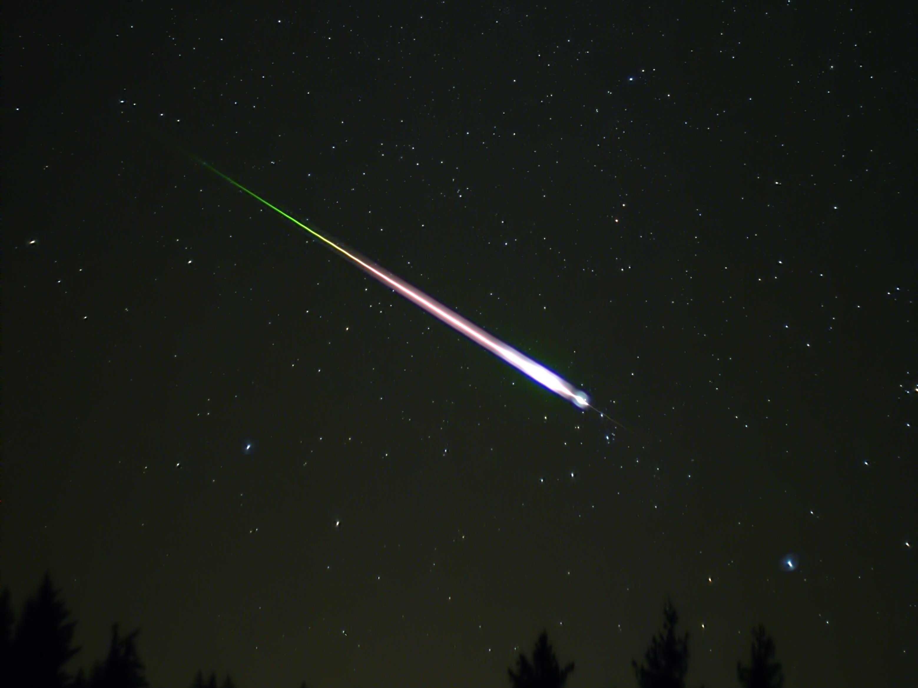 Real Meteor Shower Background HD Wallpaper Image
