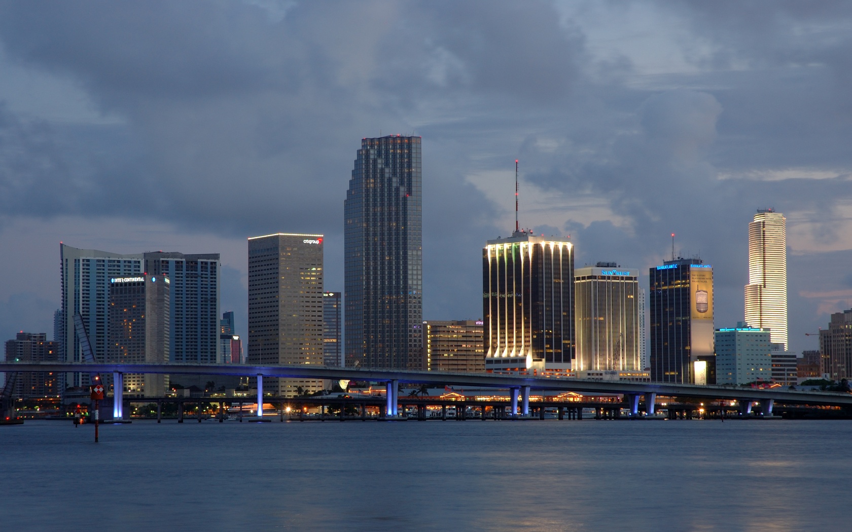 Miami building city cloud gray miami sea 1680x1050