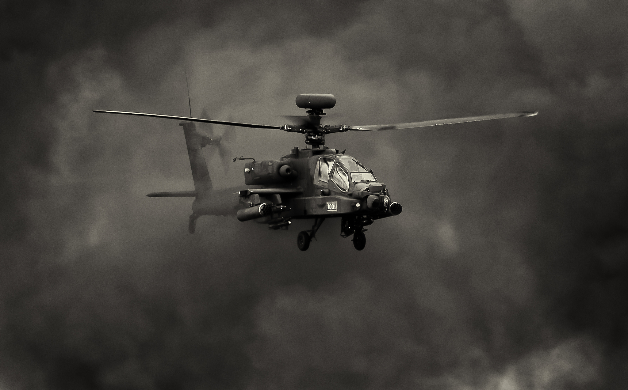 Apache Helicopter HD Images Wallpapers 13151   Amazing 2048x1273