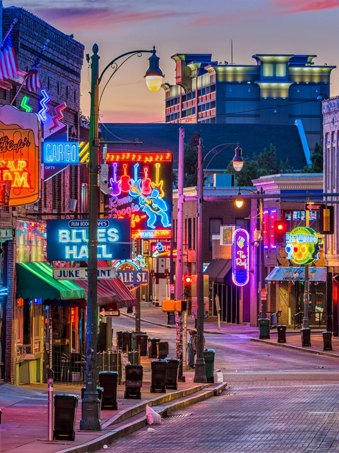 Iconic Memphis Skyline Wallpaper