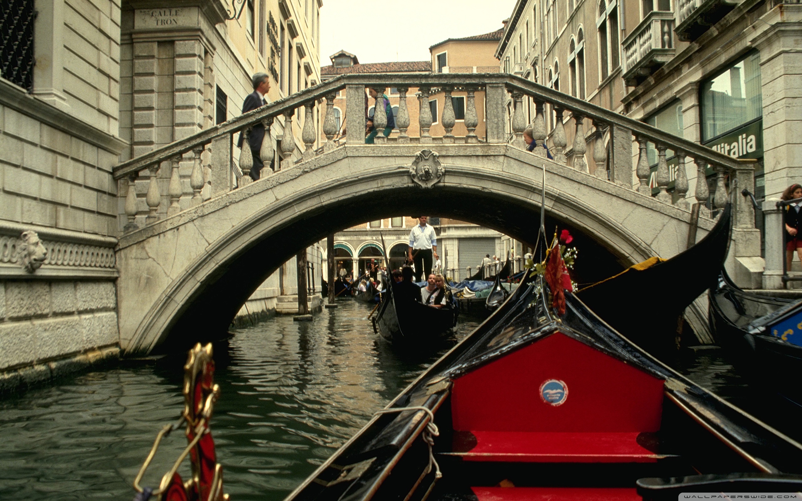 Venice Gondola Ride 4k HD Desktop Wallpaper For Ultra Tv