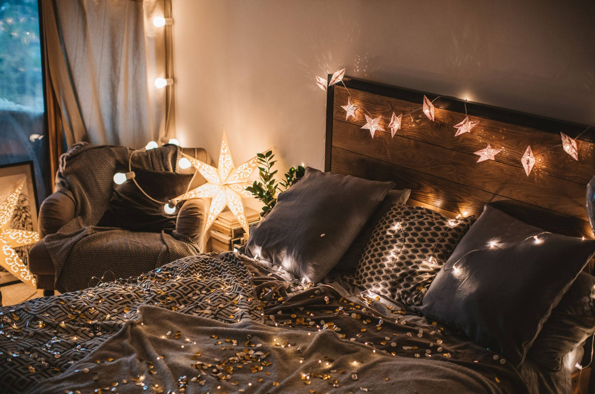 Fairy Lights Aesthetic Wallpaper