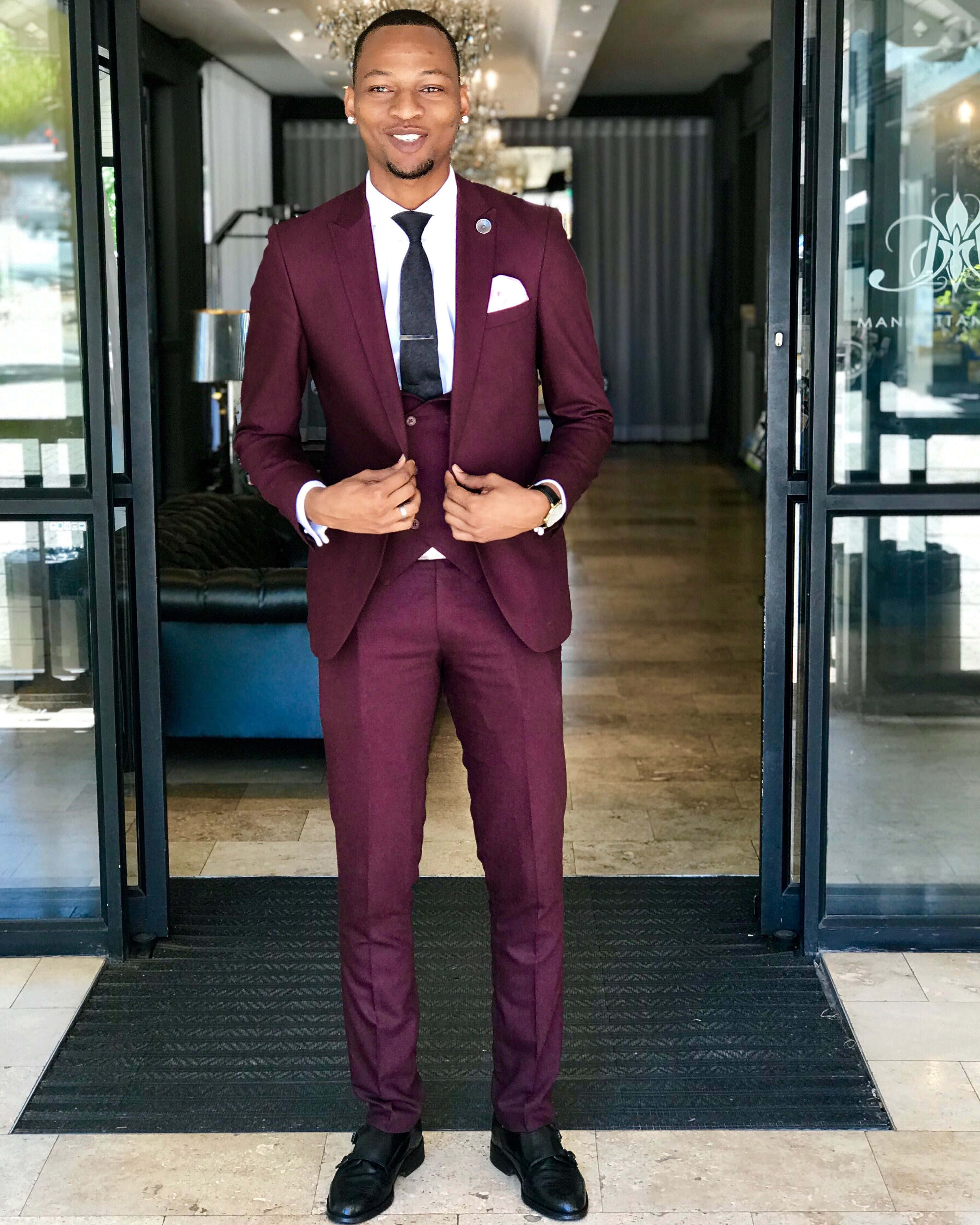 Man In Suit Picture Wallpaper