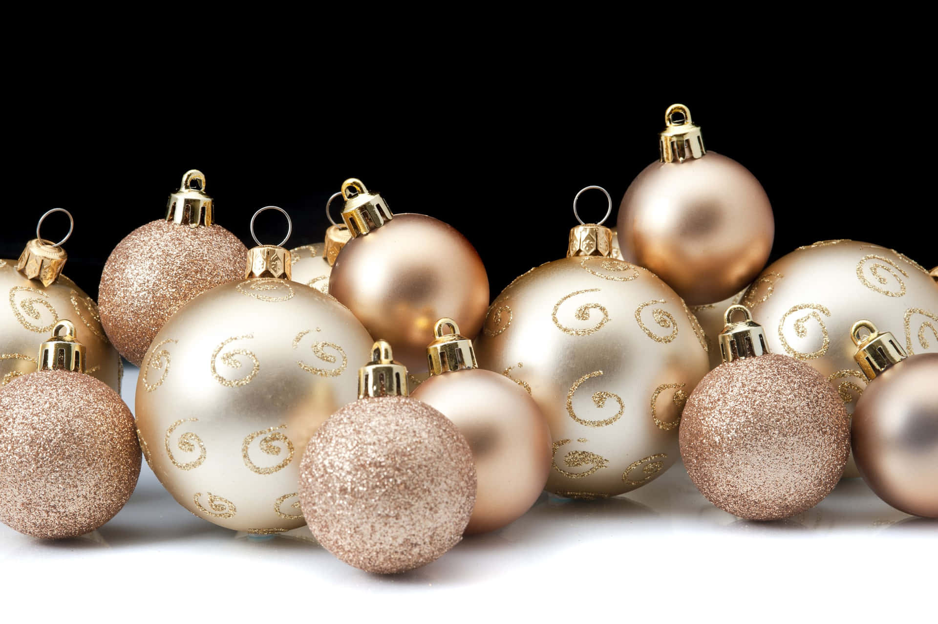 Gold Christmas Wallpaper
