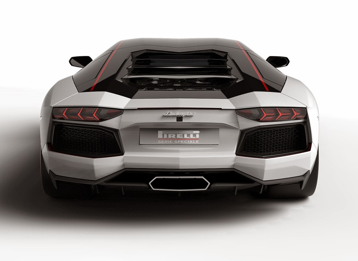 Lamborghini Aventador Widescreen HD Wallpaper