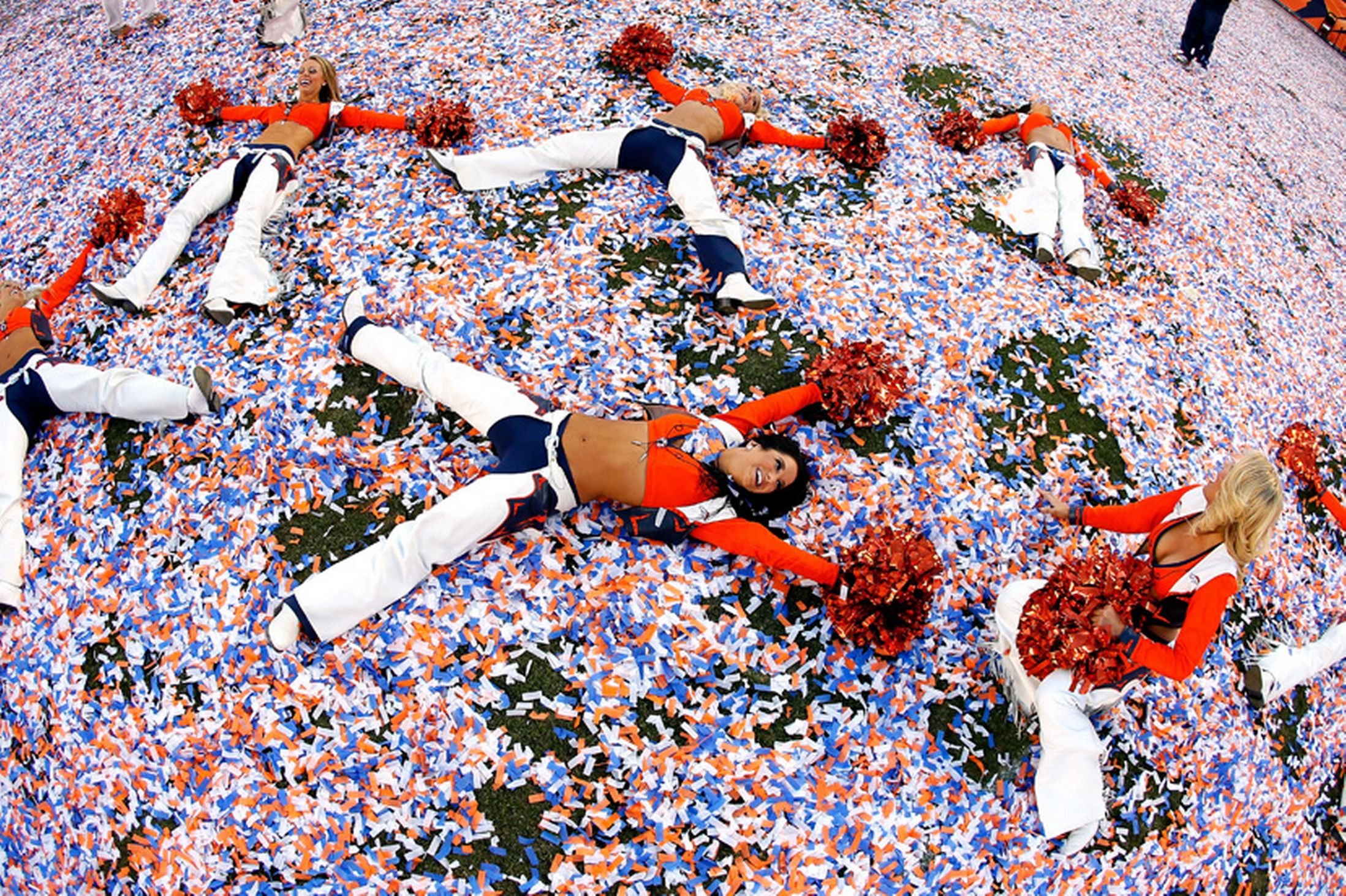 Denver Broncos Nfl Football Cheerleader Wallpaper