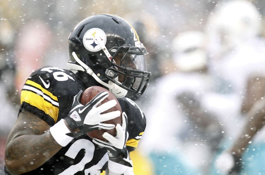 Le Veon Bell Joins Pittsburgh Steelers In Philadelphia On His Own