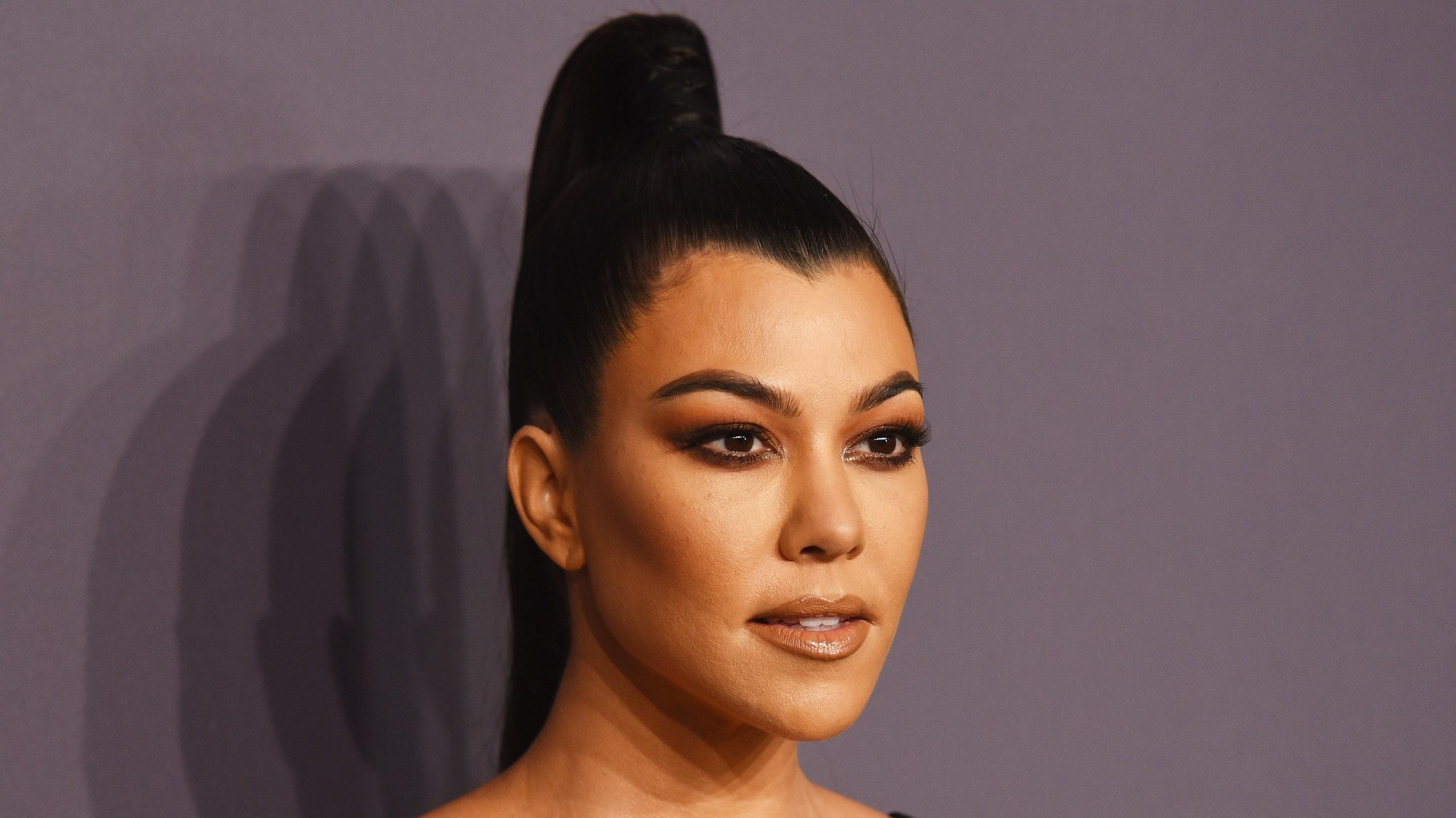 Kourtney Kardashian Has Officially Ditched Her Blonde Hair See