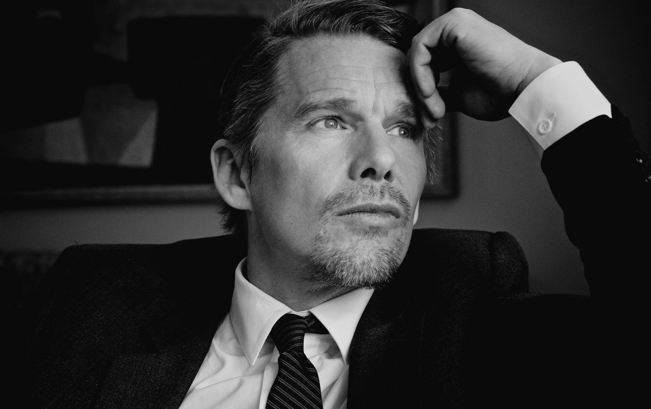 Ethan Hawke Black And White Close Up Wallpaper