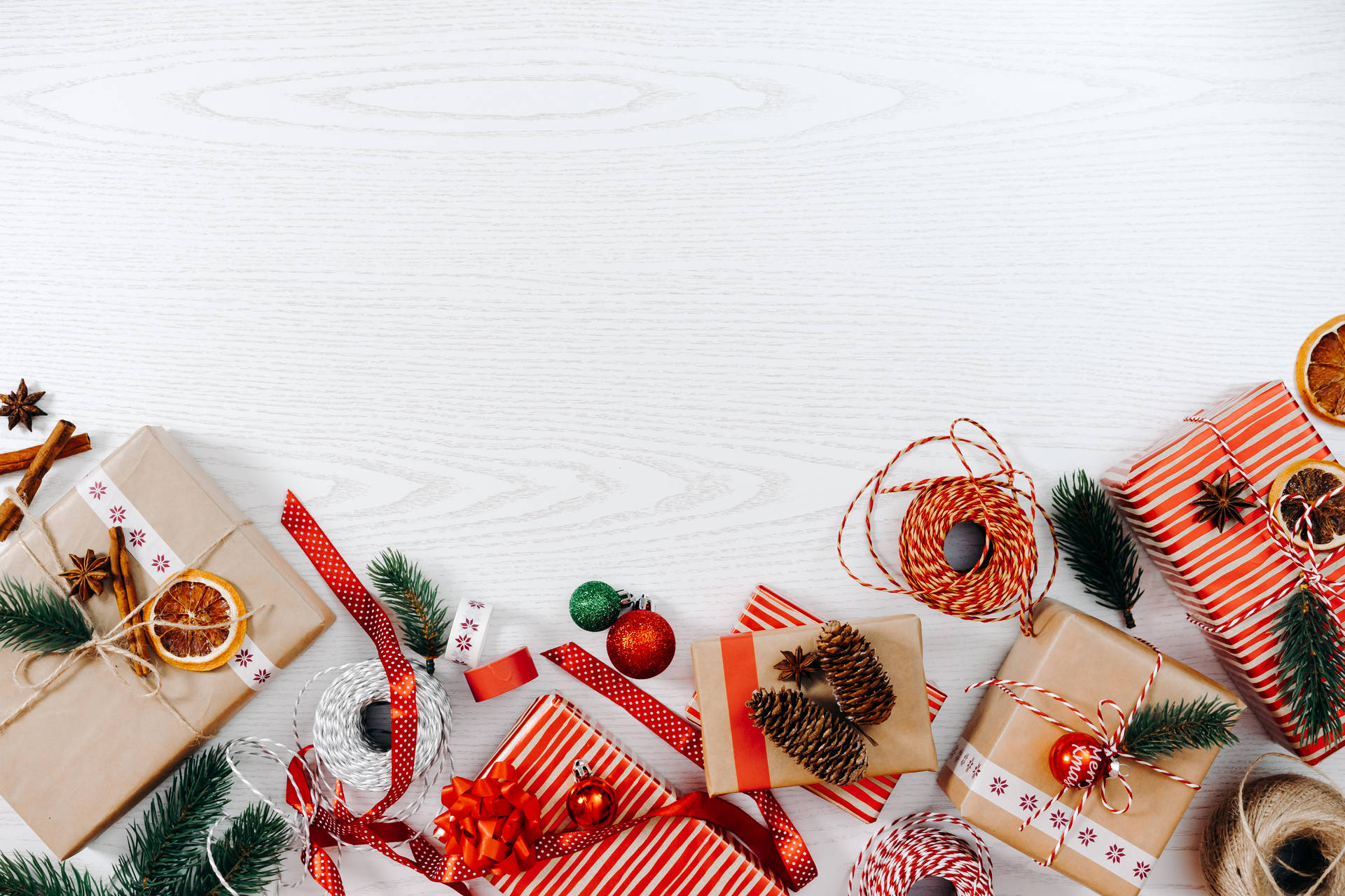 4k White With Christmas Presents Wallpaper