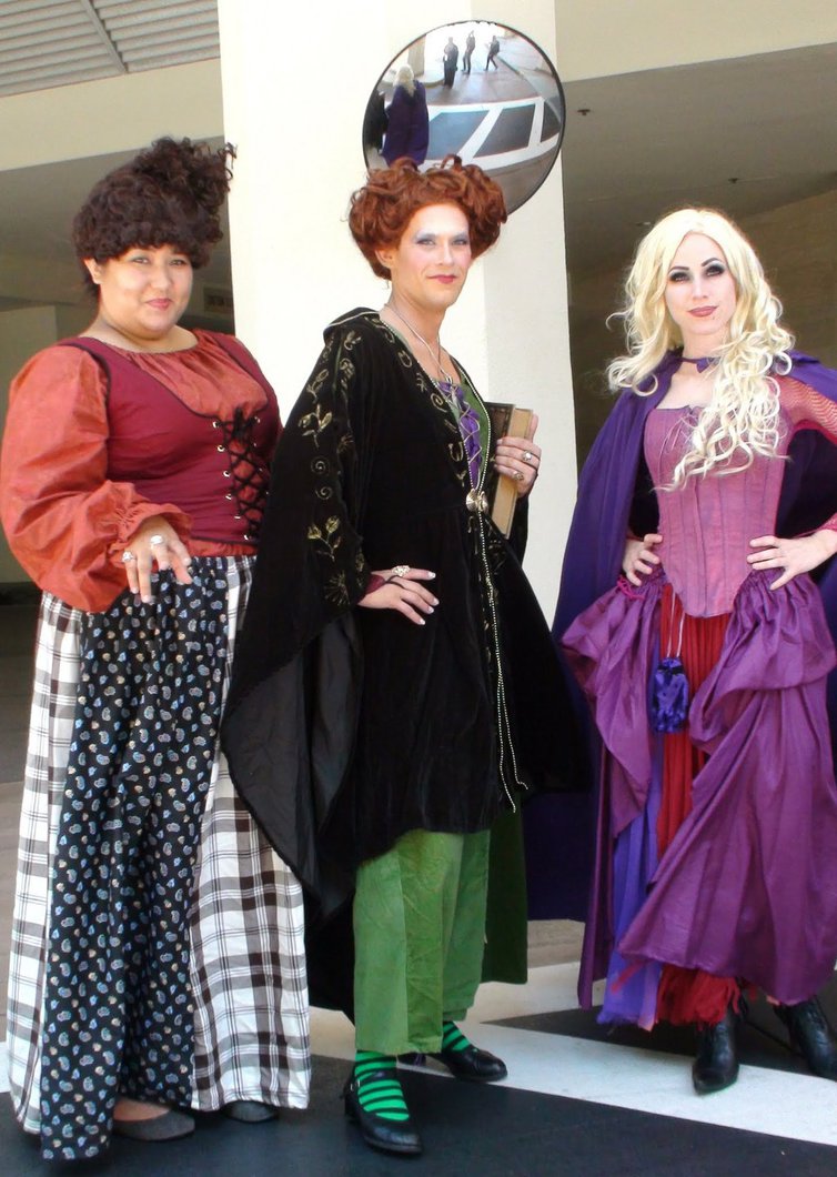 Witch Cosplays From Hocus Pocus At D23 By Trivto On