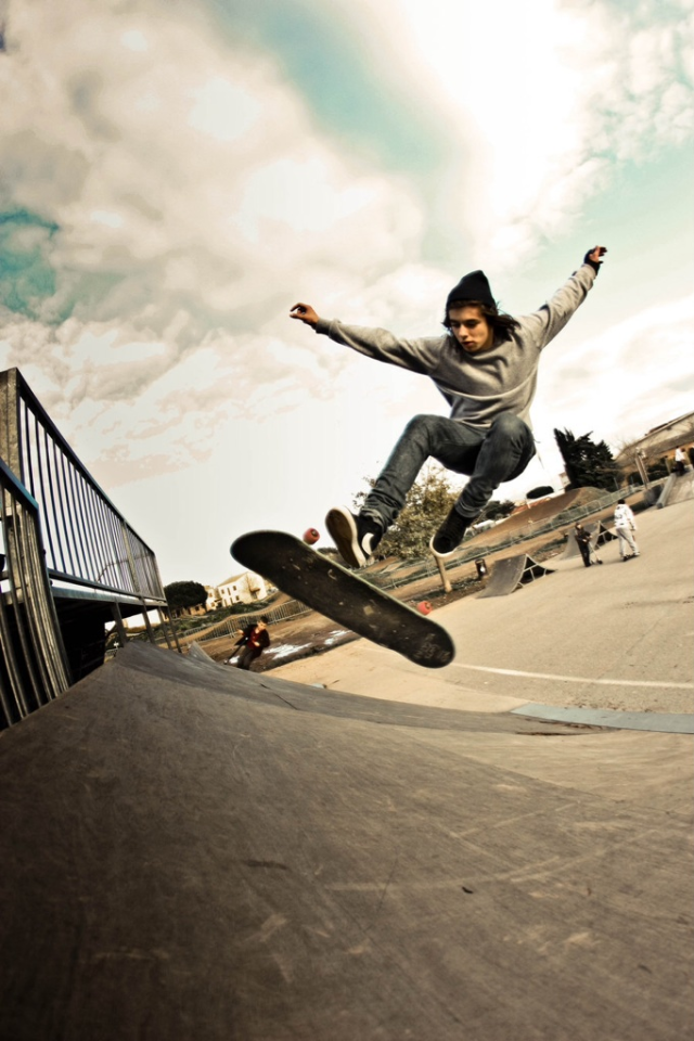 Skateboarding iPhone Wallpaper