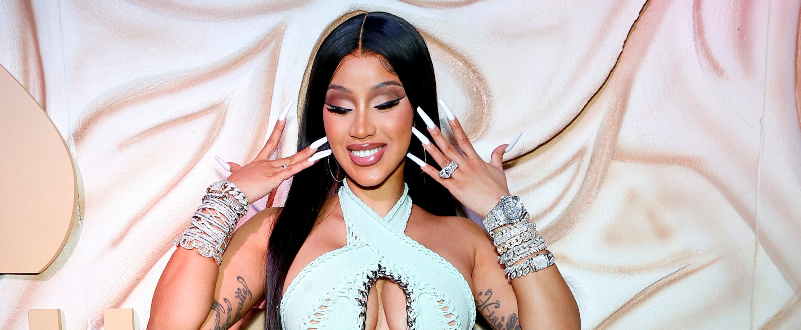 2048x1152 Cardi B 2018 2048x1152 Resolution HD 4k Wallpapers Images  Backgrounds Photos and Pictures