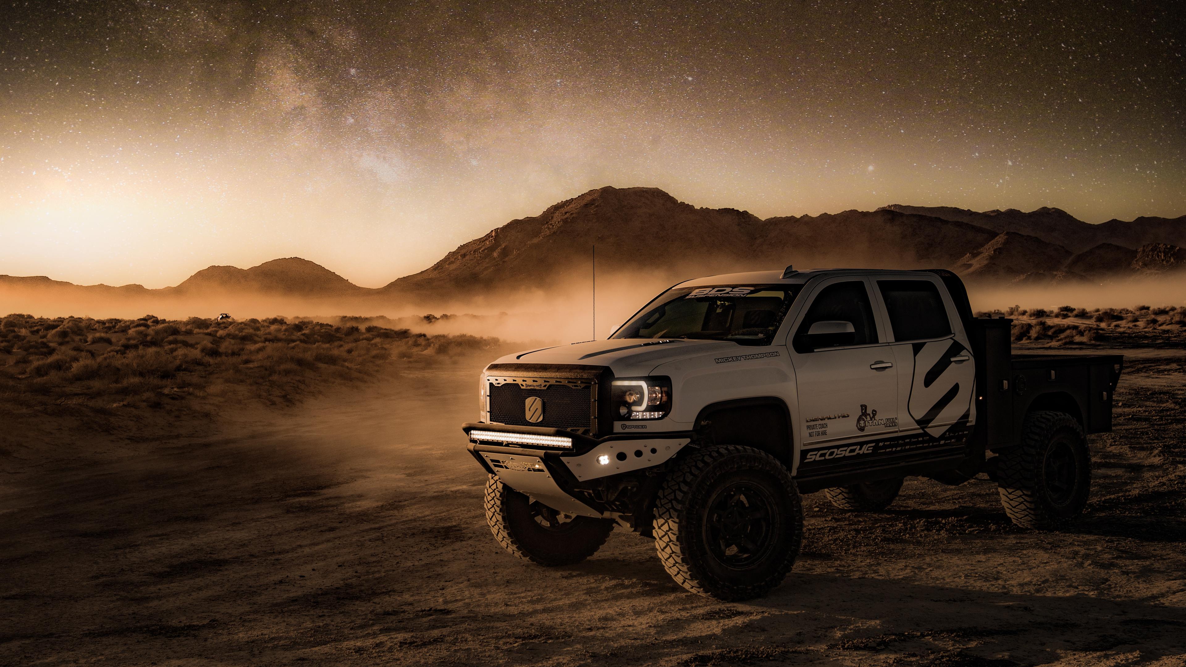 Offroad Vehicle In Desert Wallpaper