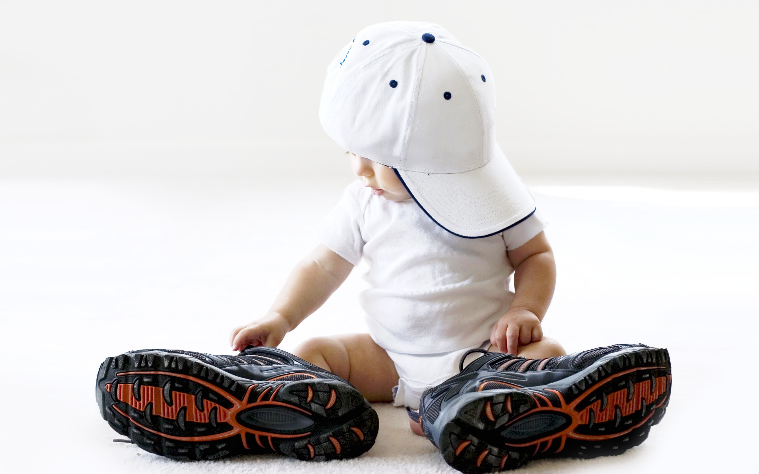 Cute Baby Boy With Shoes HD Wallpaper