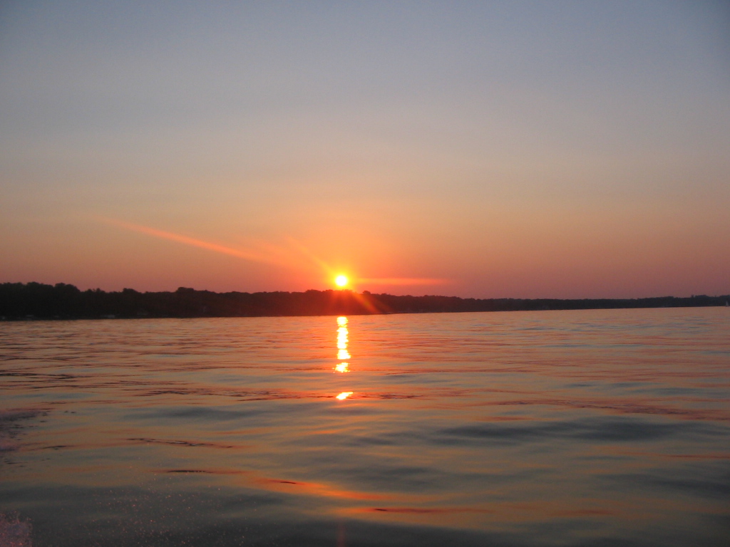 Madison Wi Sunset Over Lake Mendota We Re On A Boat Wisconsin