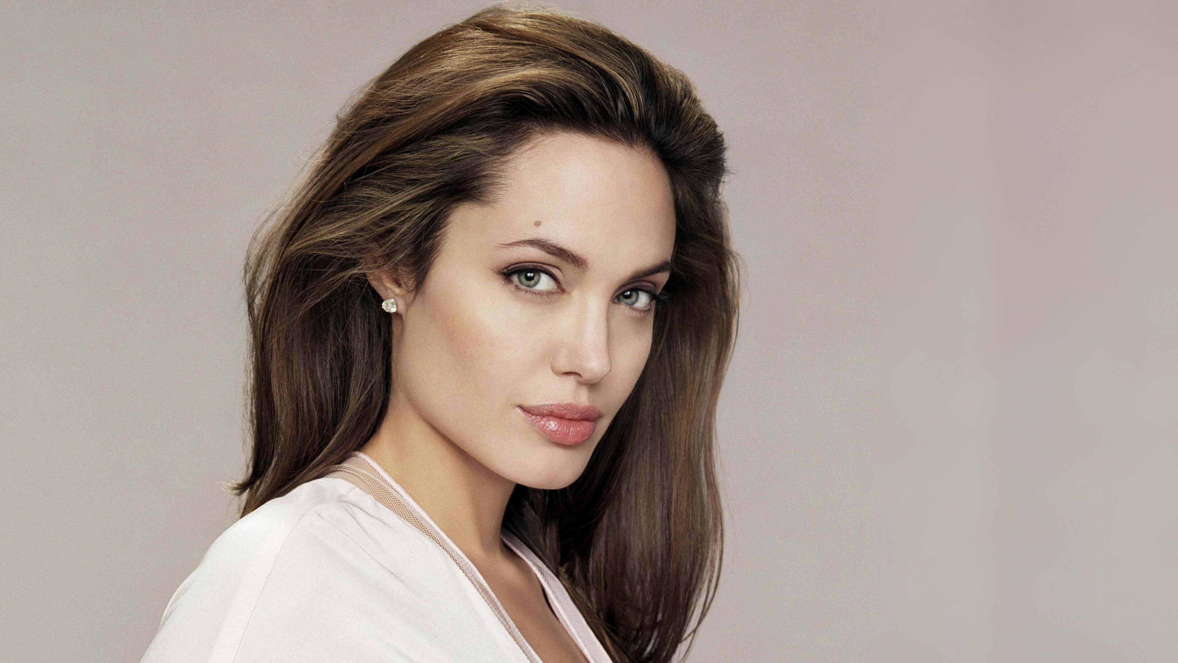 Angelina Jolie Wallpaper