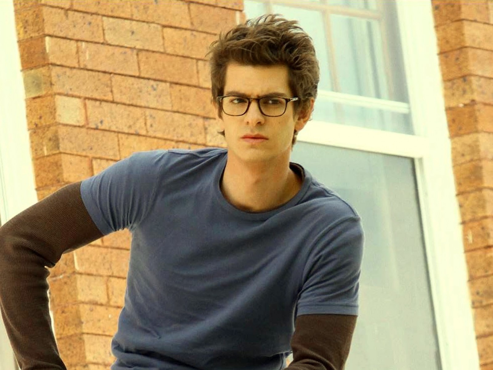 Download Andrew Garfield as Peter Parker HD 1600x1200