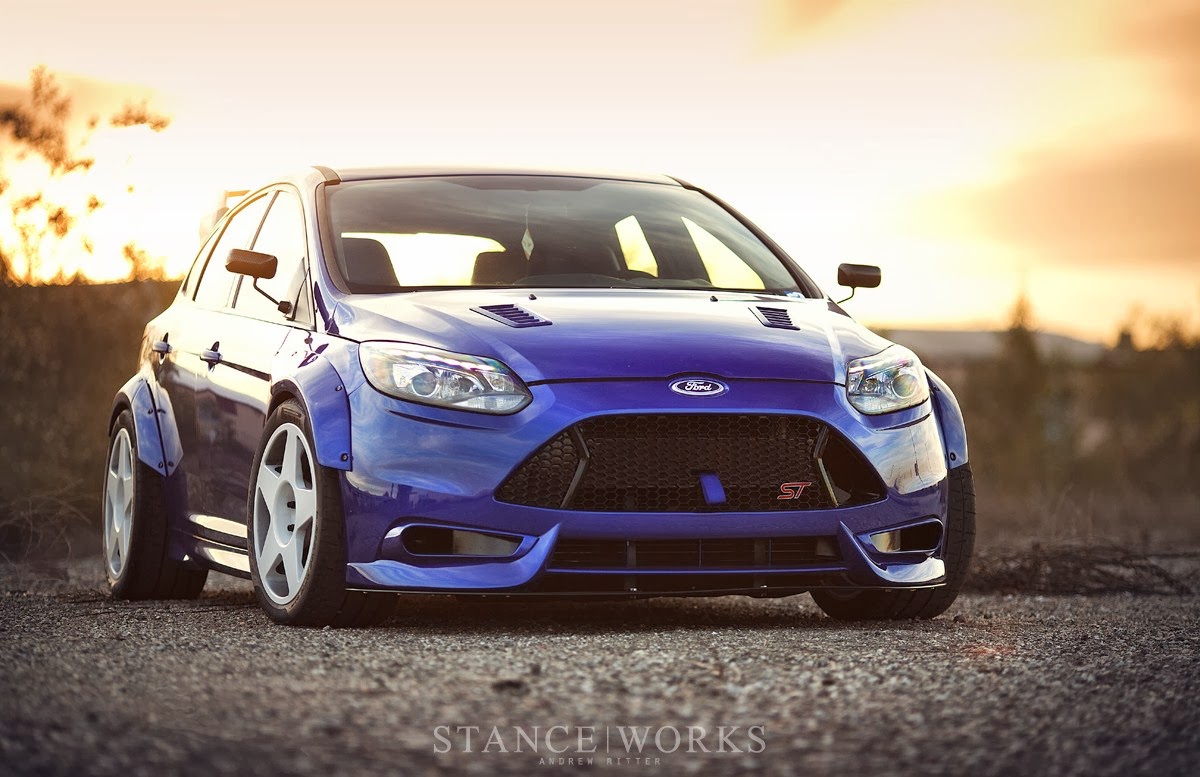 Ford Focus St Trackster By Fifteen52 Wallpaper