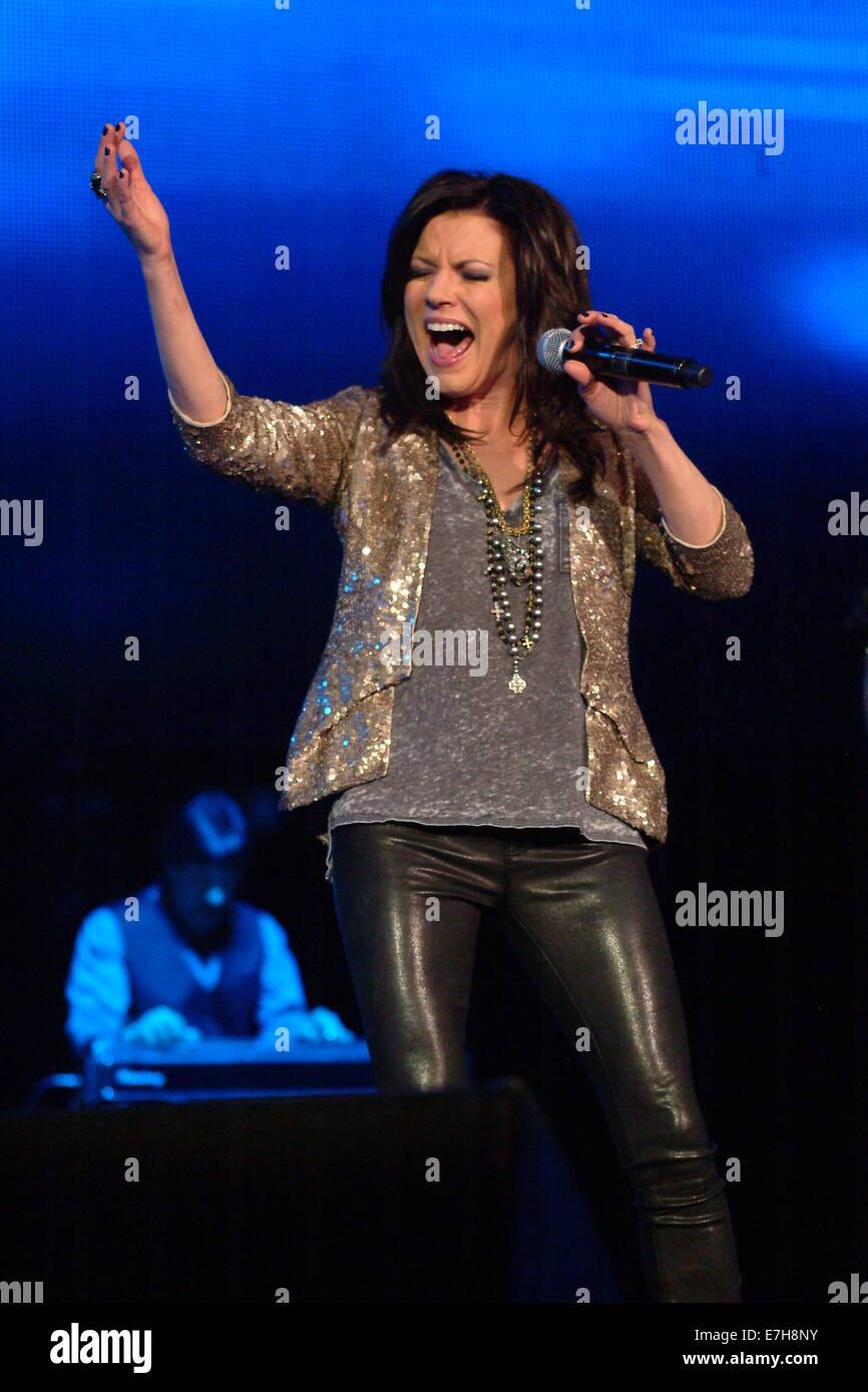 Us Country Singer Martina Mcbride Performing Live Featuring