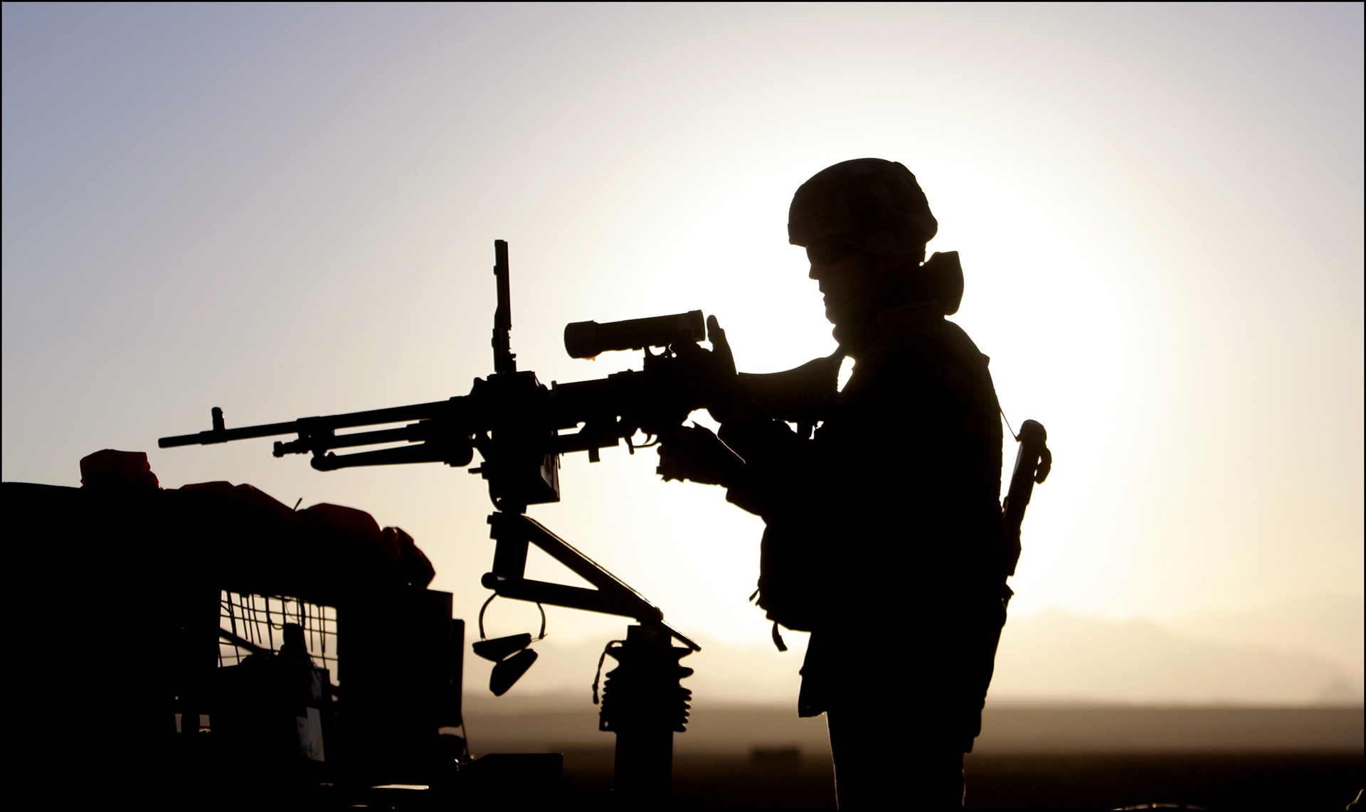 4k Wallpaper Weapons Sunset Soldier Silhouette U S Army