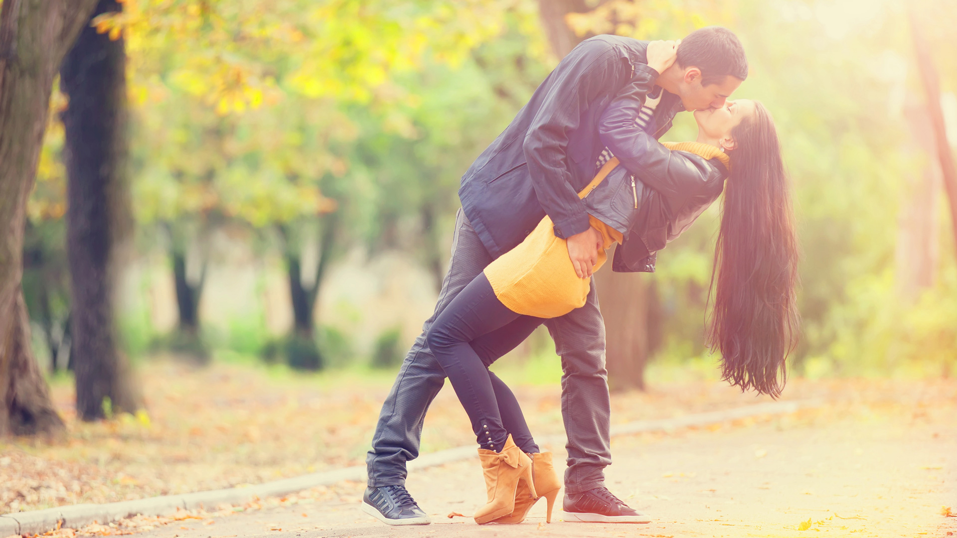 Romantic Love Couples Wallpaper With Quotes