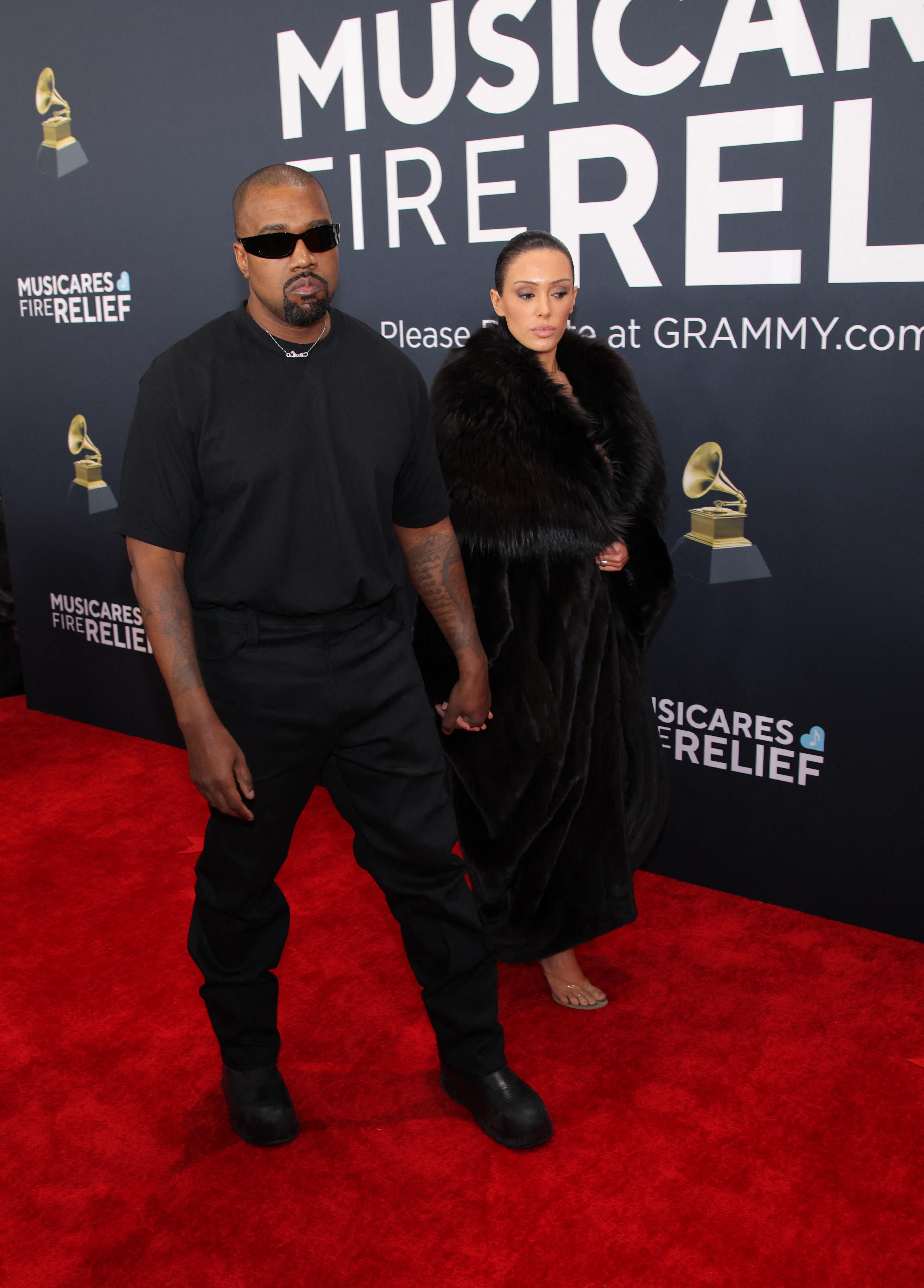 Kanye West Drops Yeezy Ad During Grammys After Shocking Red Carpet Wallpaper