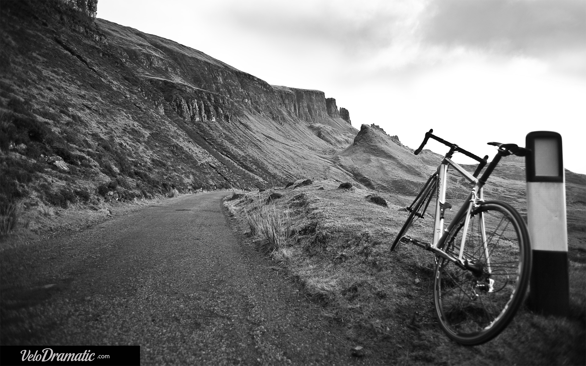 Wallpaper Showcasing Velodramatic Cycling Photography In The Hebrides