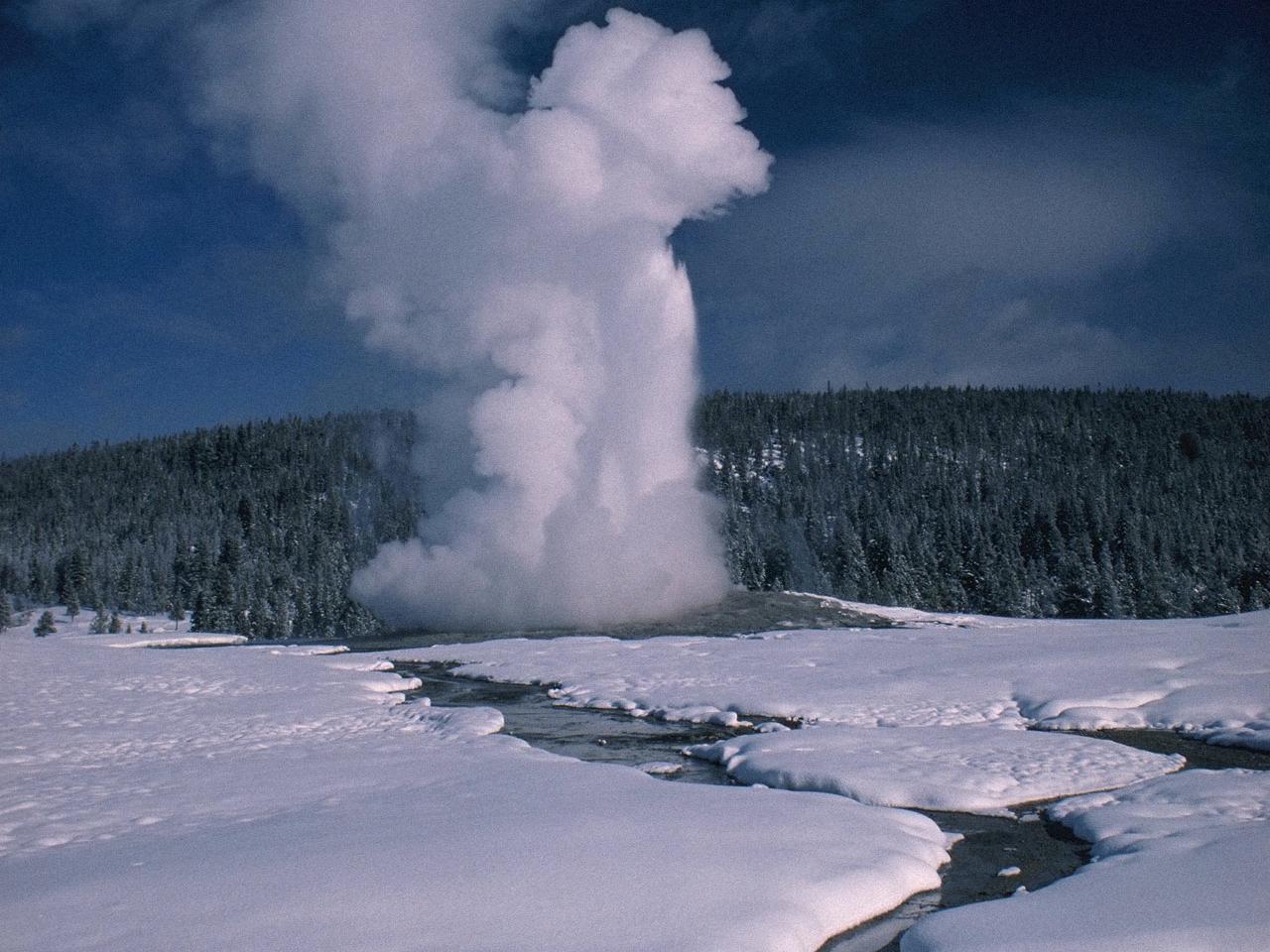 Old Faithful In Yellowstone Wallpaper And Background X