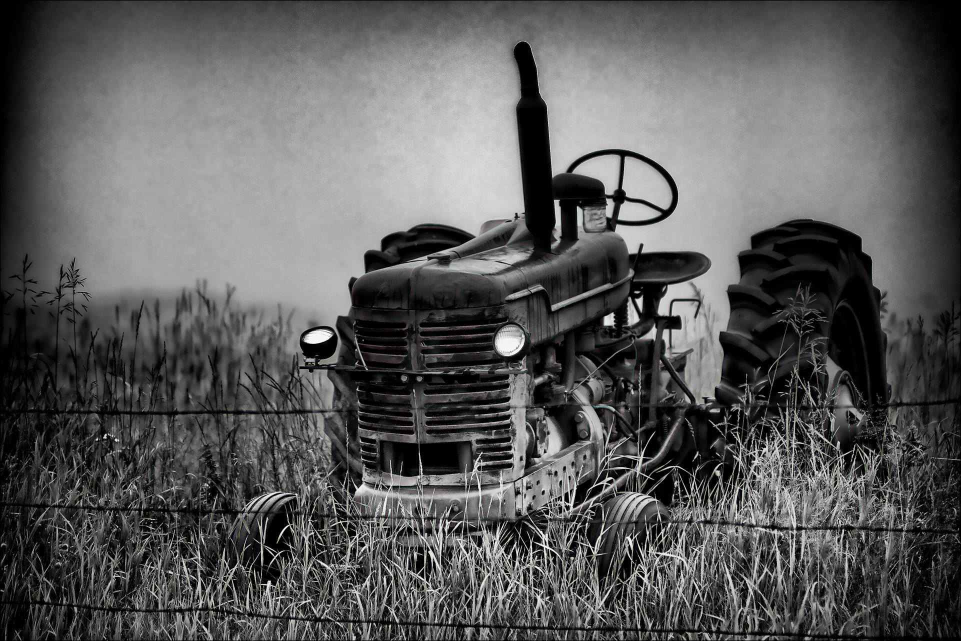Old Tractor Farm Old Tractor Farm HD Wallpaper 1922x1282
