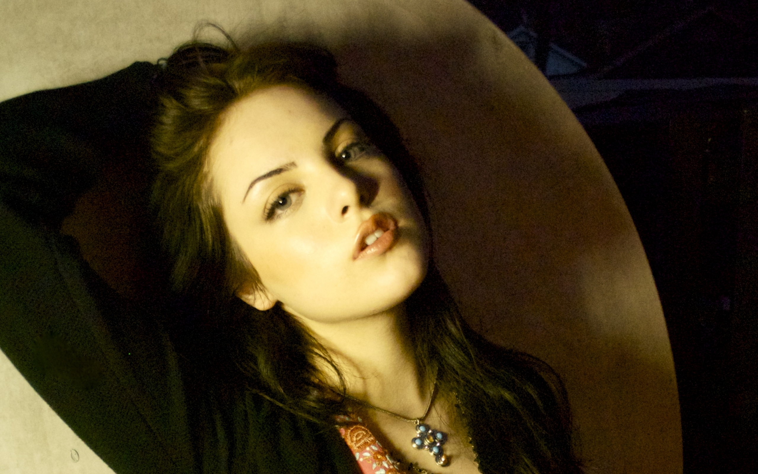 Elizabeth Gillies Wallpaper High Resolution And Quality