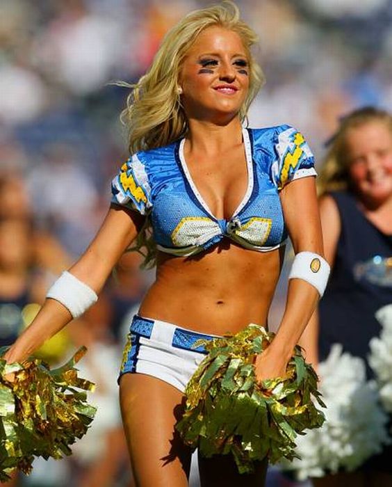 Nfl Cheerleaders Get Sexy For Halloween Damn Cool Pictures