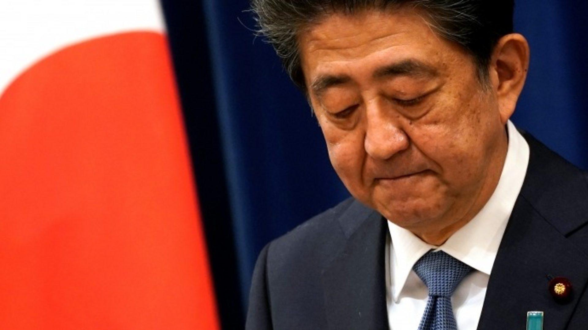 Shinzo Abe I Apologise To The People Of Japan Bbc News