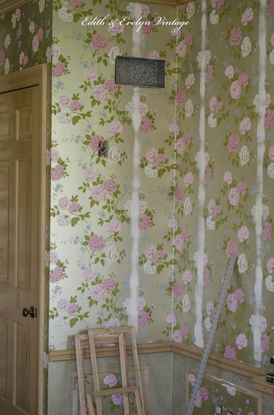 Covering The Wallpaper Seams With Joint Pound