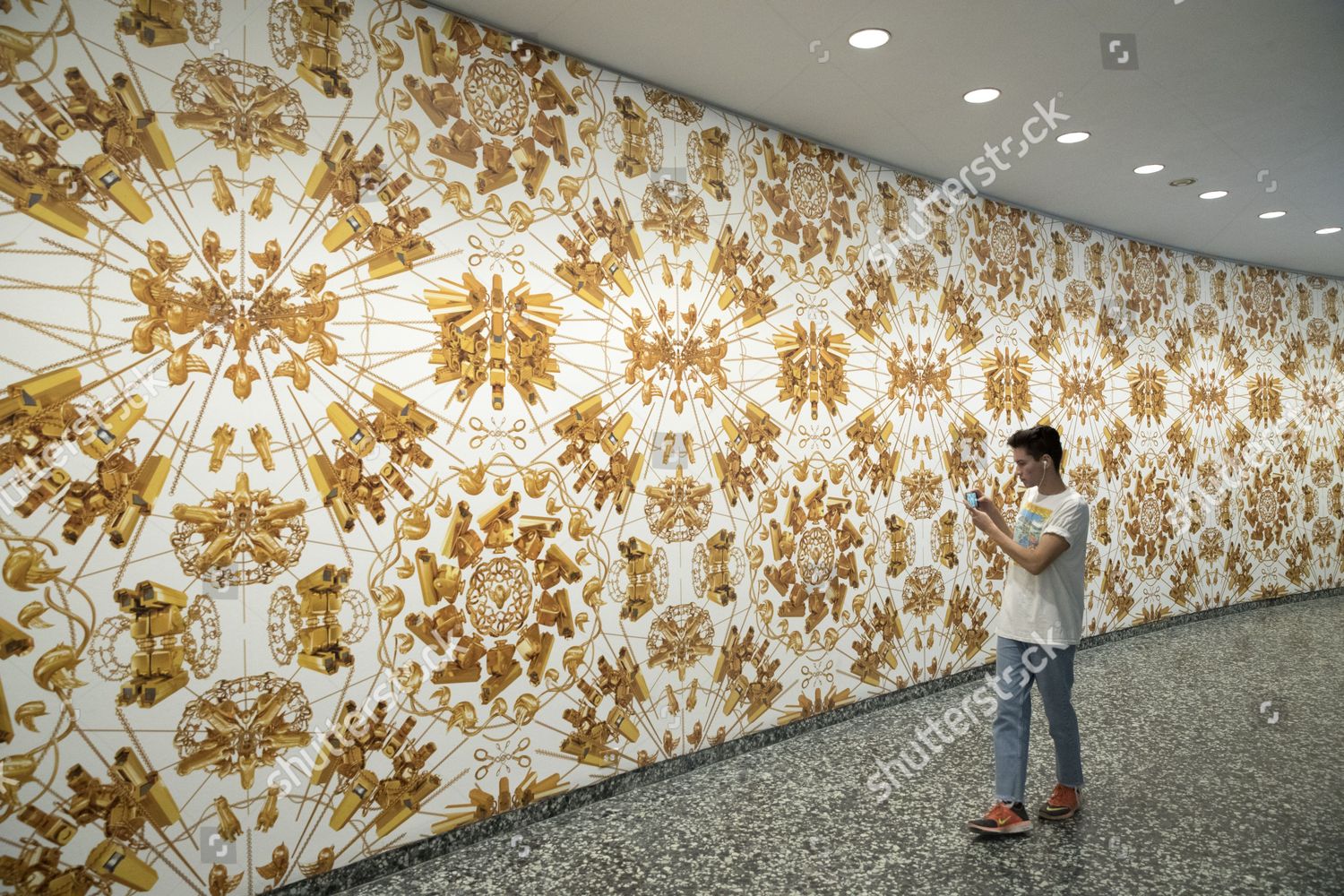 Visitor Pauses Front Wallpaper Depicting Image Editorial
