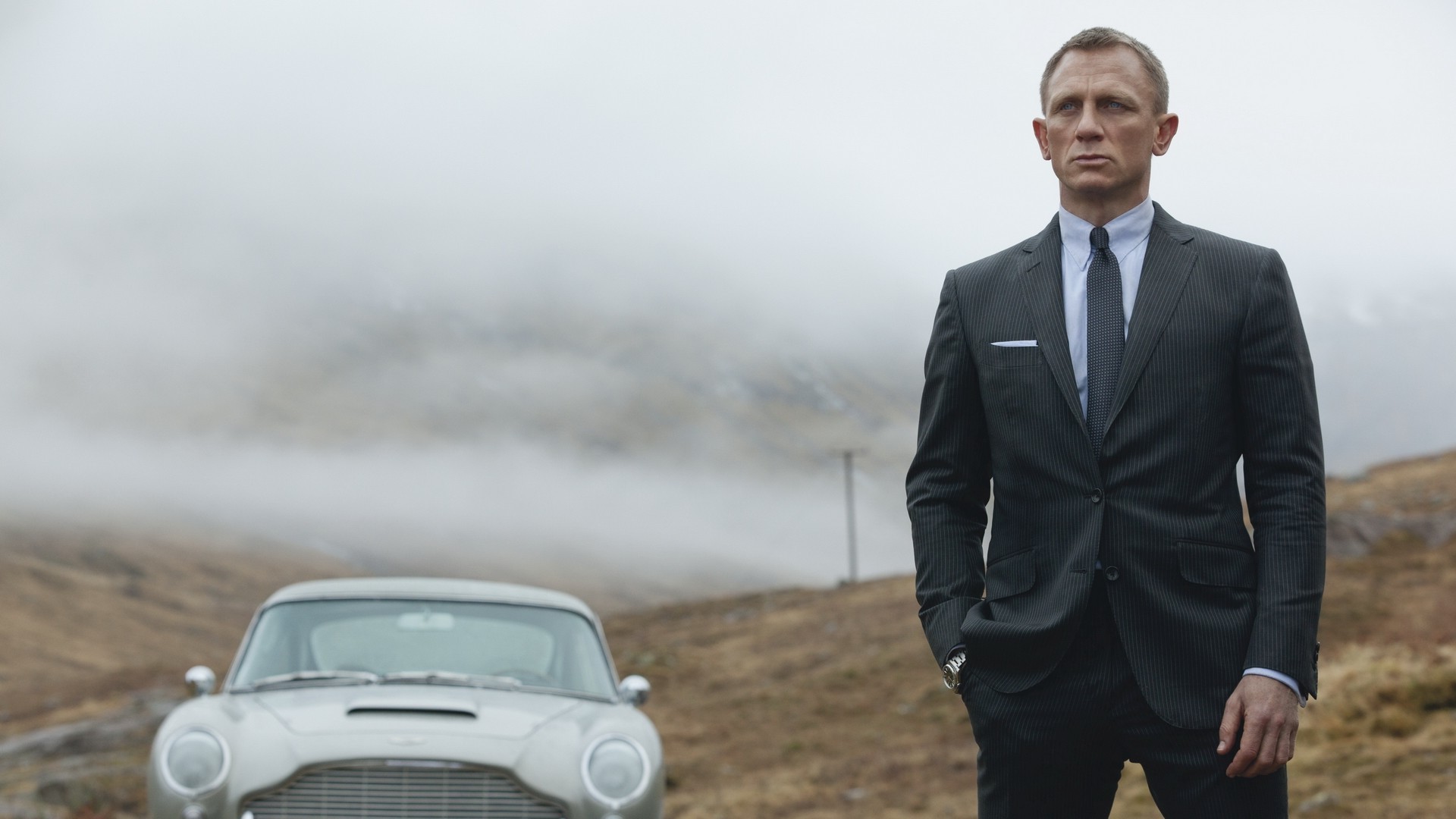 James Bond Daniel Craig Aston Martin Wallpaper HD