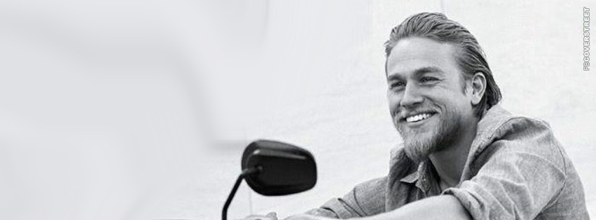 Charlie Hunnam Smiling Photograph Cover Wallpaper